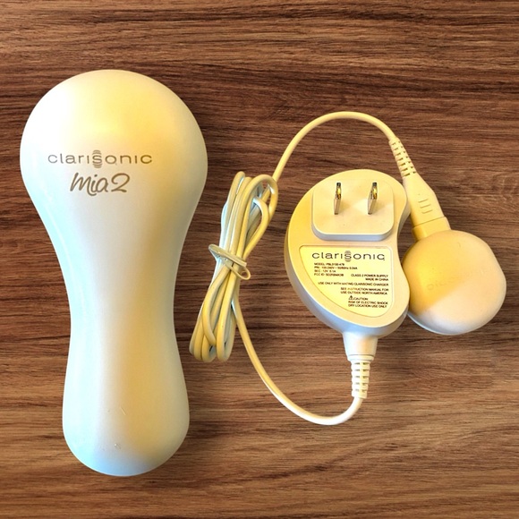 Clarisonic Mia 2 Facial Cleanser - Picture 1 of 9